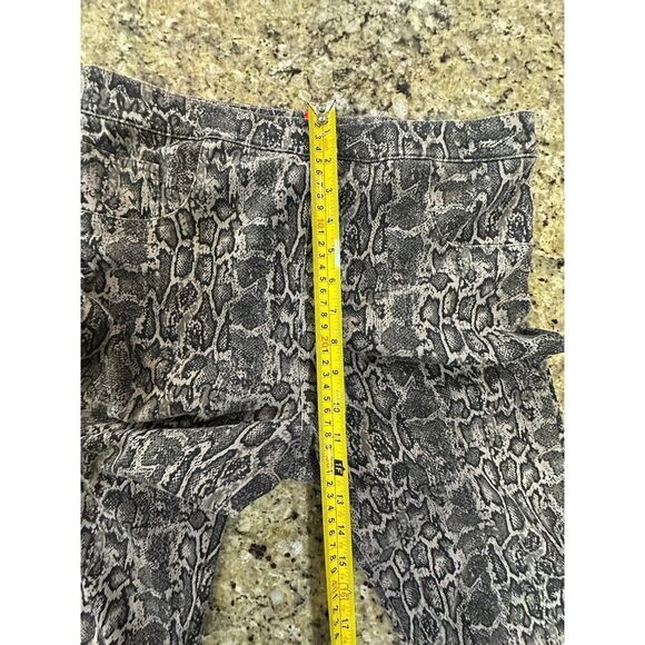 Spanx Jean-Ish Leggings Snakeskin Python Print Mob Wife Pull On Jegging Size XL - Picture 11 of 16